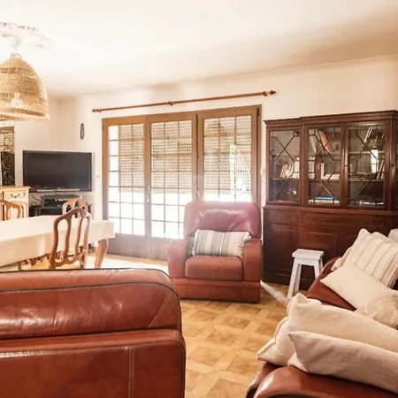 Charming Holiday House Near The Beach Holiday home